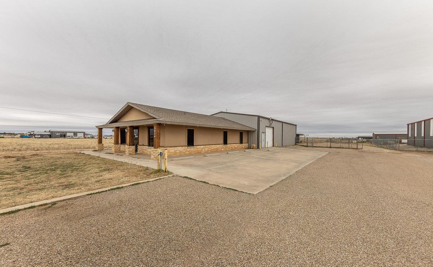 5914 County Road 6300 photo 1