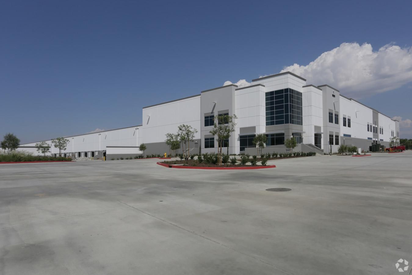 Bldg 1 photo 3