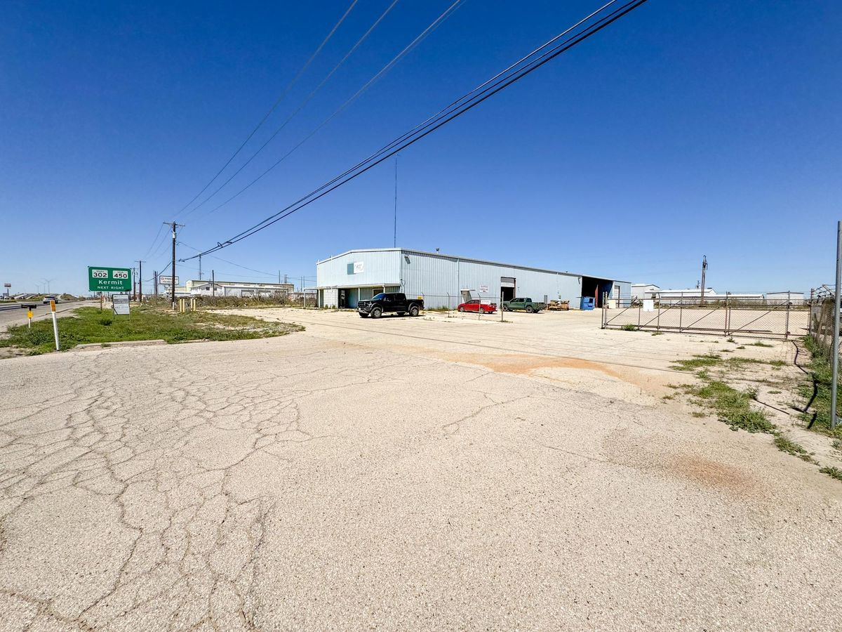 3310 NW Loop 338 photo 2