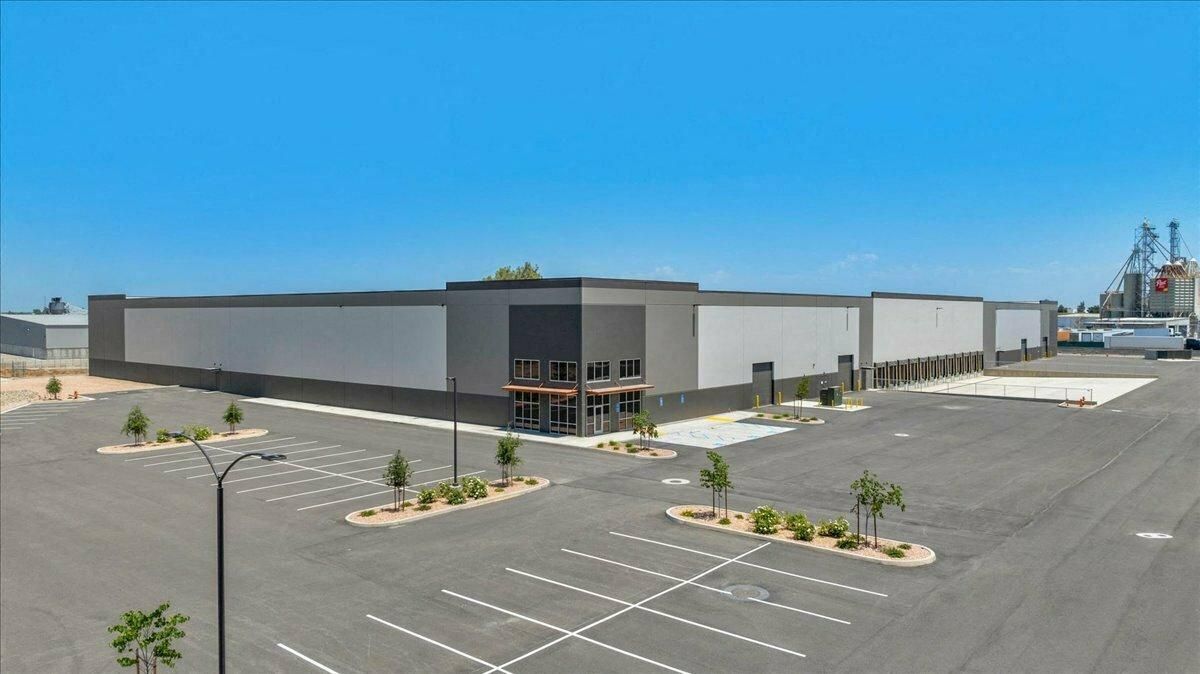Brand New Concrete Tilt Up Industrial Buildings in Visalia's Industrial Park photo 3