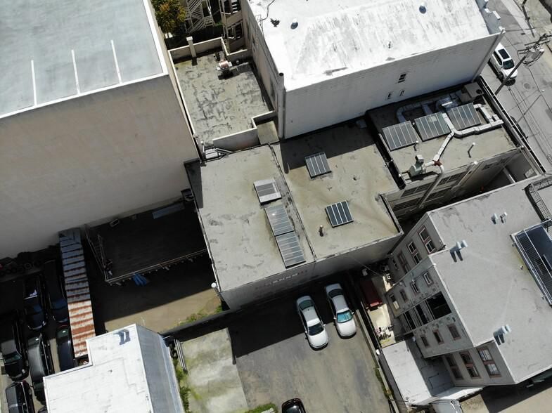1526 Powell St photo 3