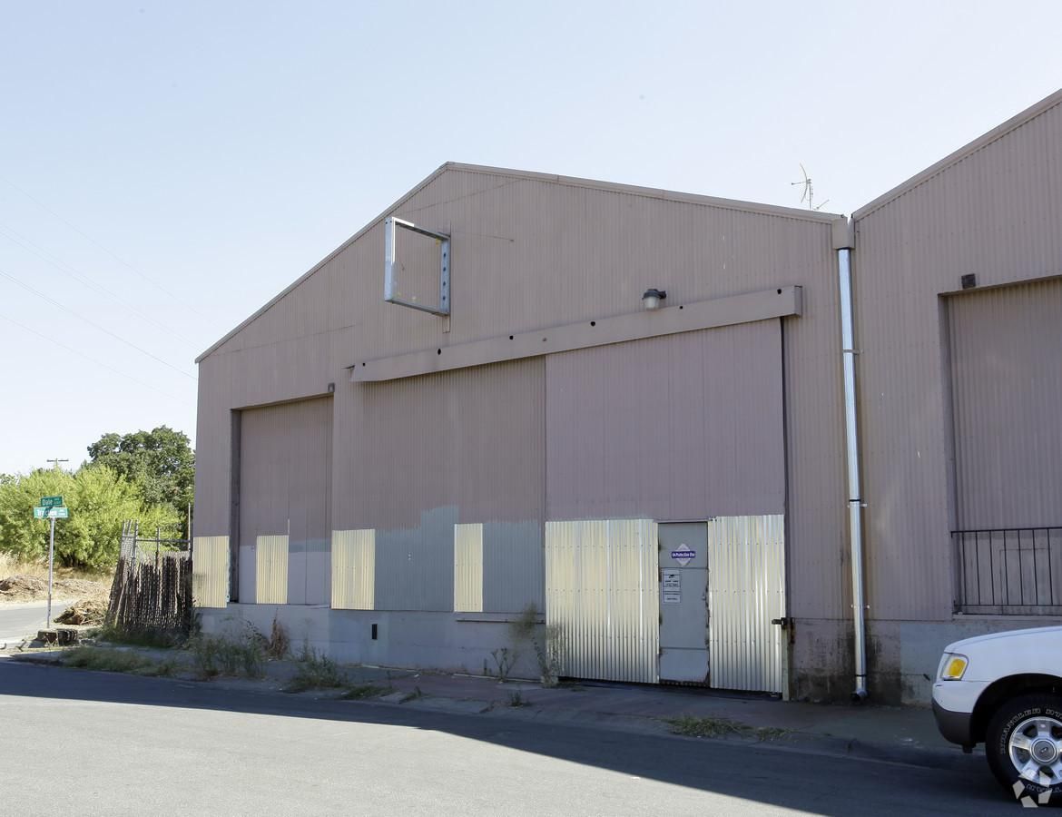 Industrial Property For Lease photo 1