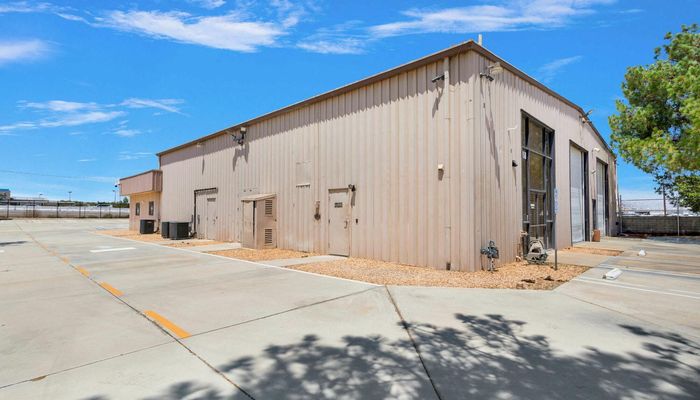 Warehouse Space for Rent at 11768 Mariposa Rd. Hesperia, CA 92345 - #6
