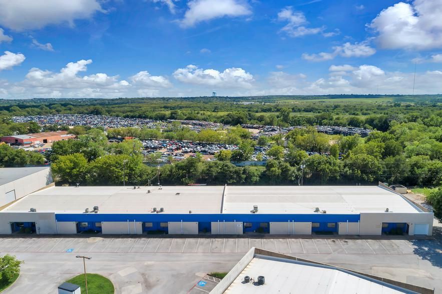 Hickory Business Park 1663 Hickory Dr photo 4