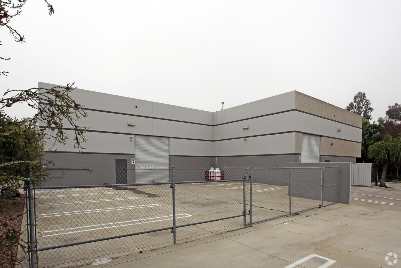 Kirkham Business Center-Bldg 1 photo 2
