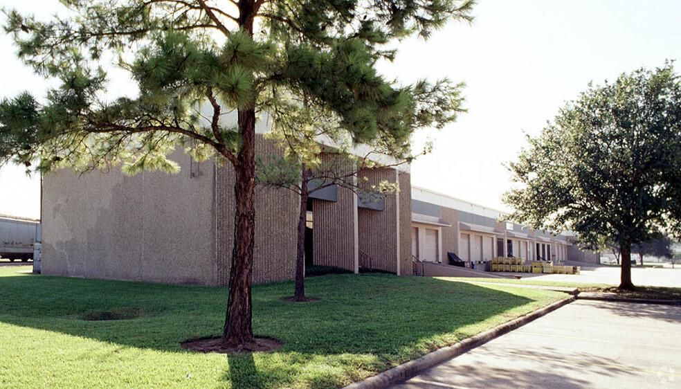 Northwest Industrial Park 9200-9230 Baythorne Dr photo 3