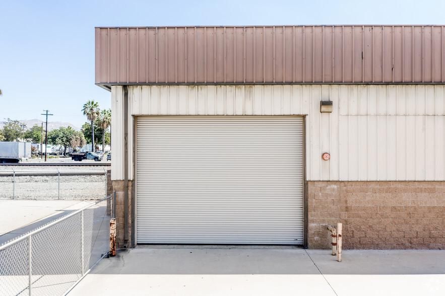 4664 Vine St photo 4