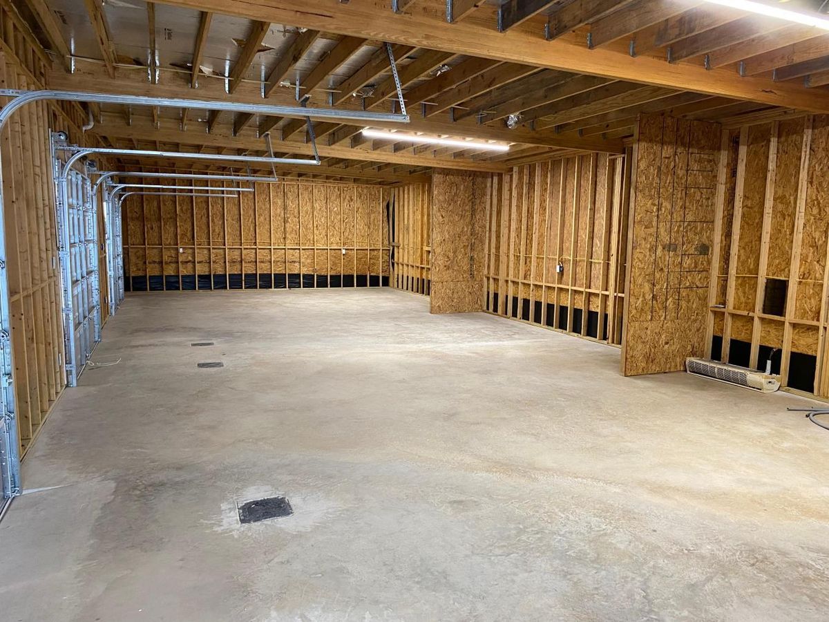 Warehouse-workshop for lease photo 3