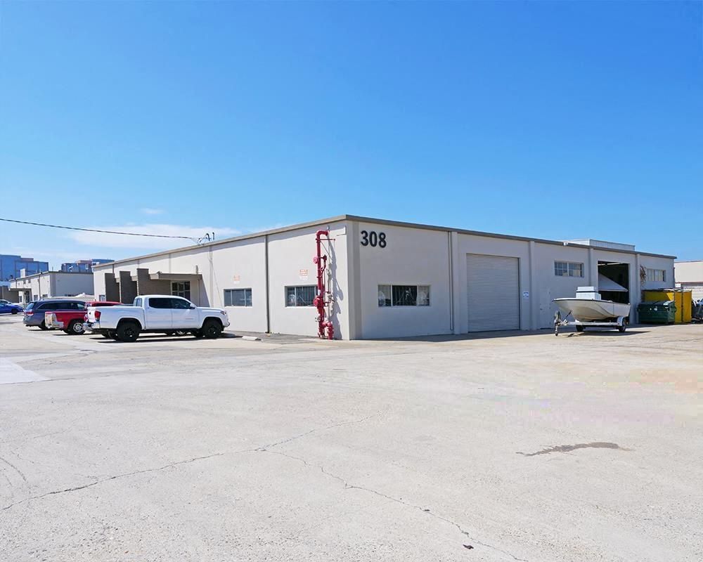 308 East Dyer Road photo 1