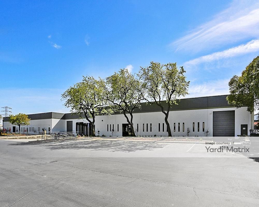Whitney Airport Commerce Center photo 4