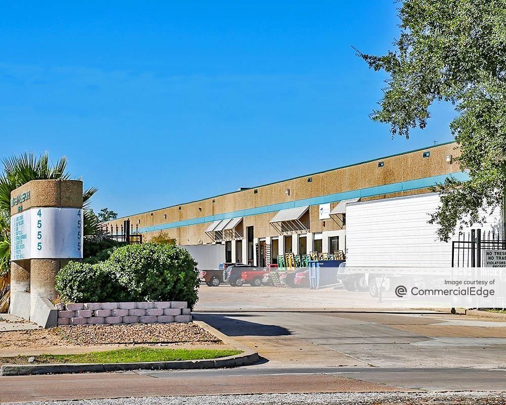 North Freeway Business Center - 4555 Airline Drive photo 3