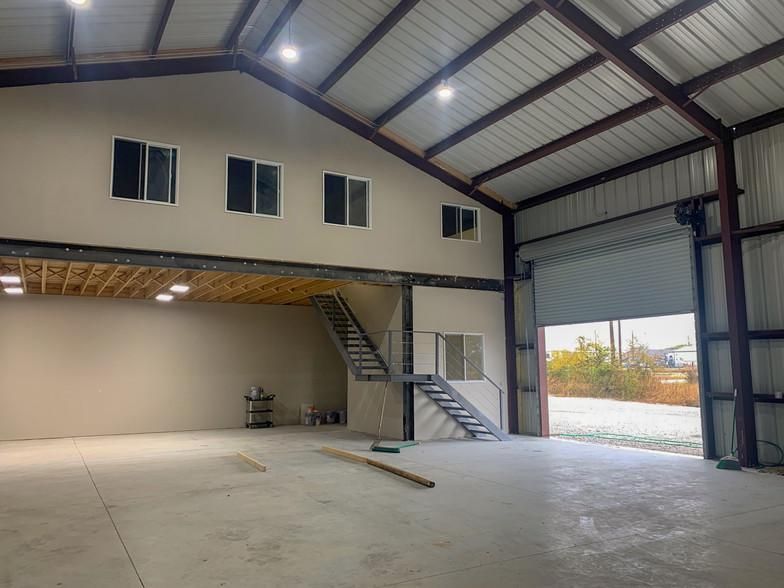 435 County Road 4841 photo 1