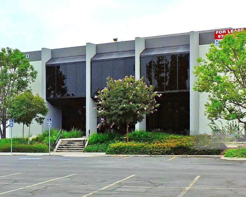 2550 Pellissier Place photo 2