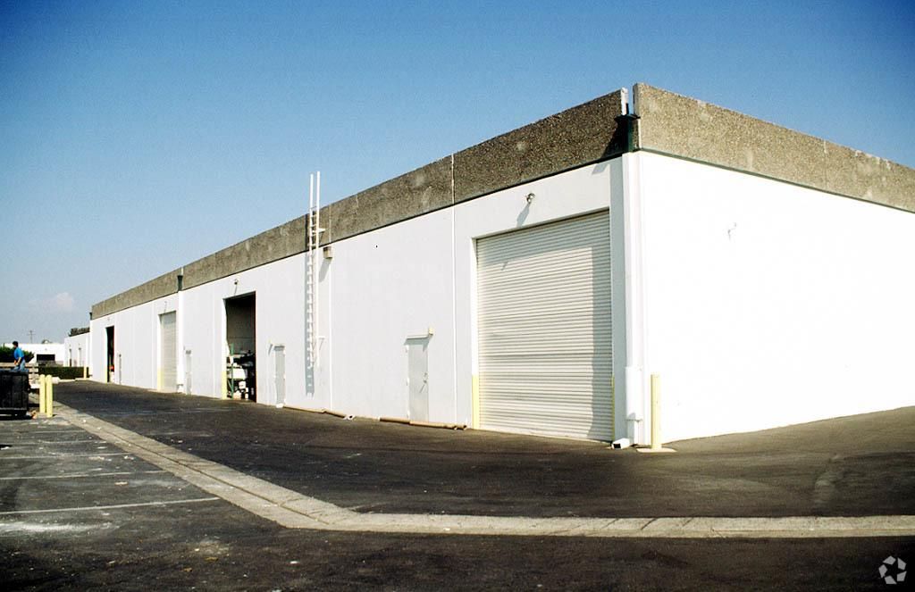 Bldg 7 photo 2