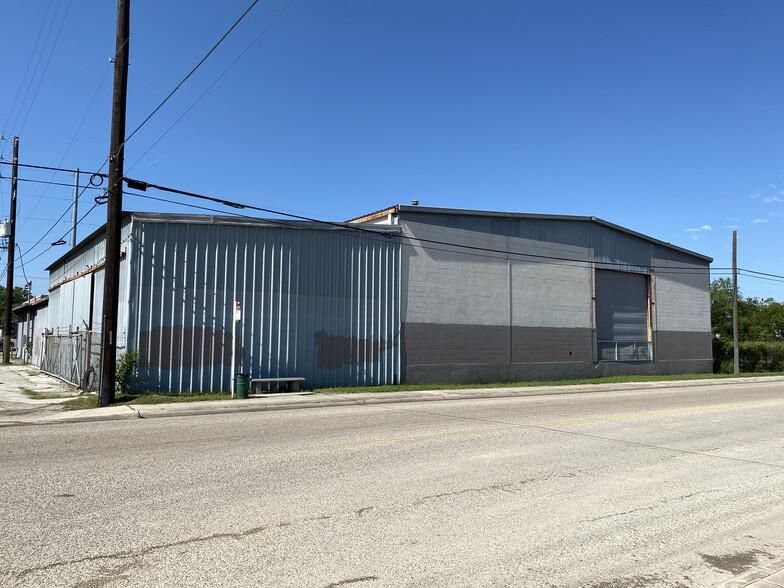 1209-1219 N San Jacinto St photo 1