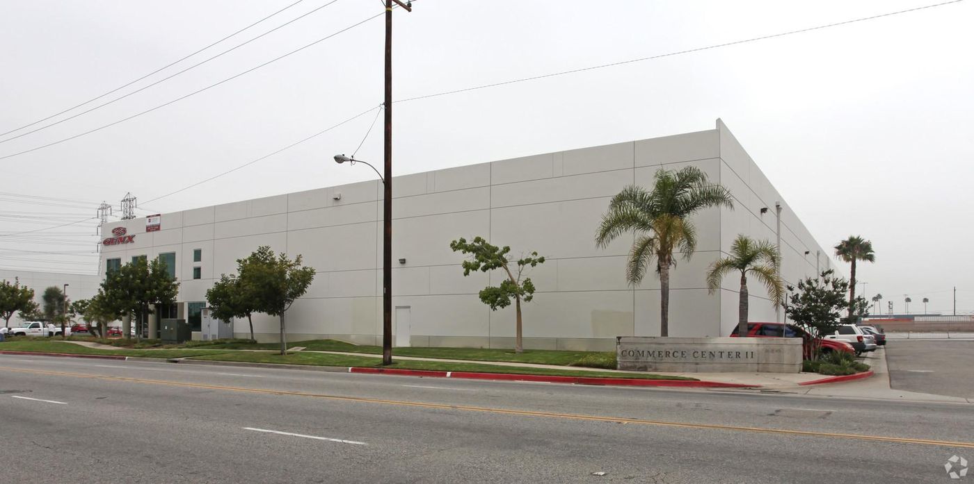 Commerce Center II photo 4