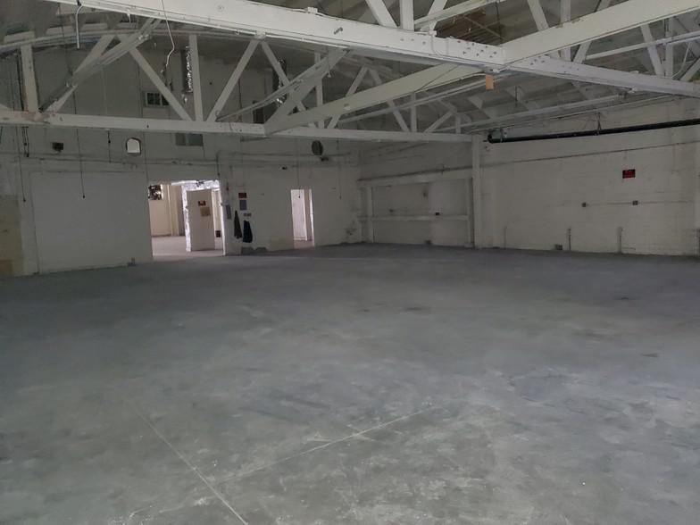 4210 S Broadway photo 2