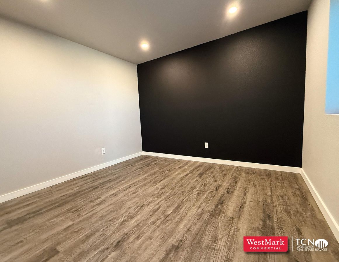 8807 County Road 6820 photo 2