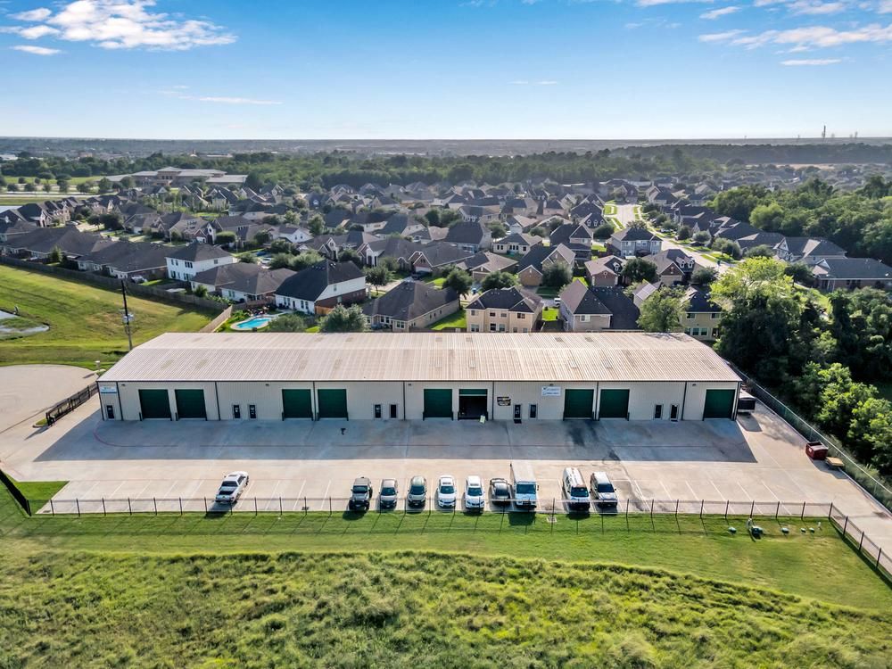 21627- Rhodes Rd. Business Park (Suite G/H) photo 2