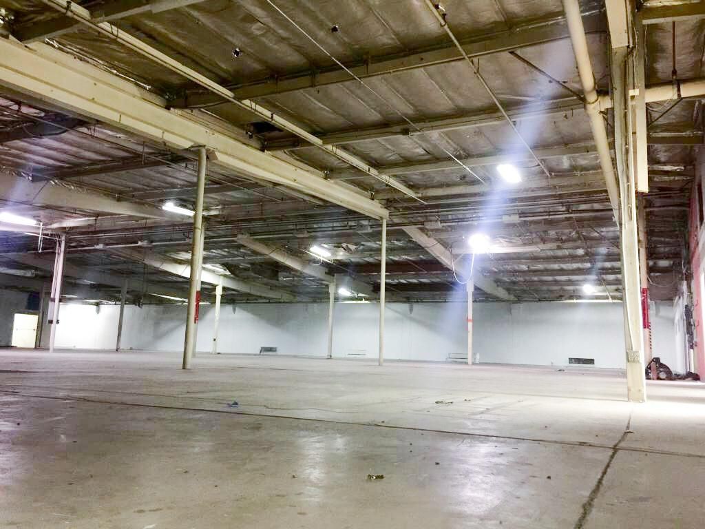 20,040SF W/ 1600A & HUGE FENCED YARD! photo 3