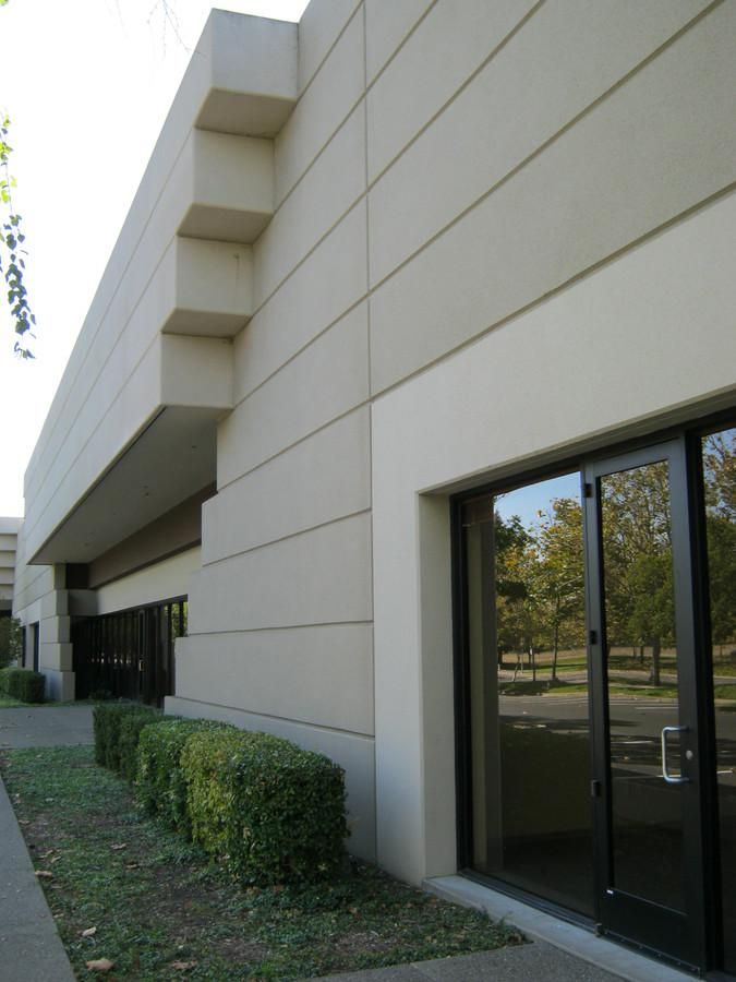 975 Corporate Center Parkway photo 4