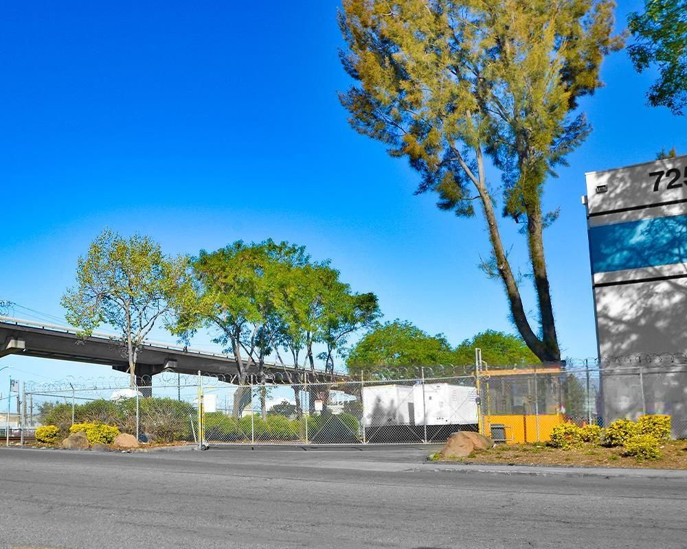 Elmhurst Business Park photo 2