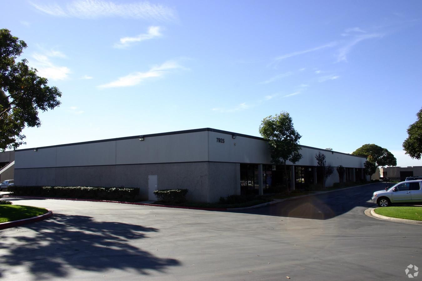 Bldg 7 photo 2