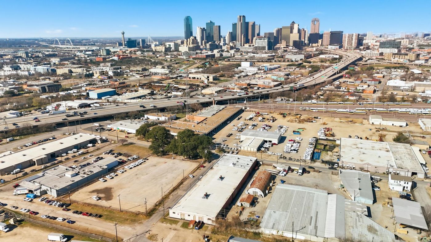 2700 Atlanta Street photo 2