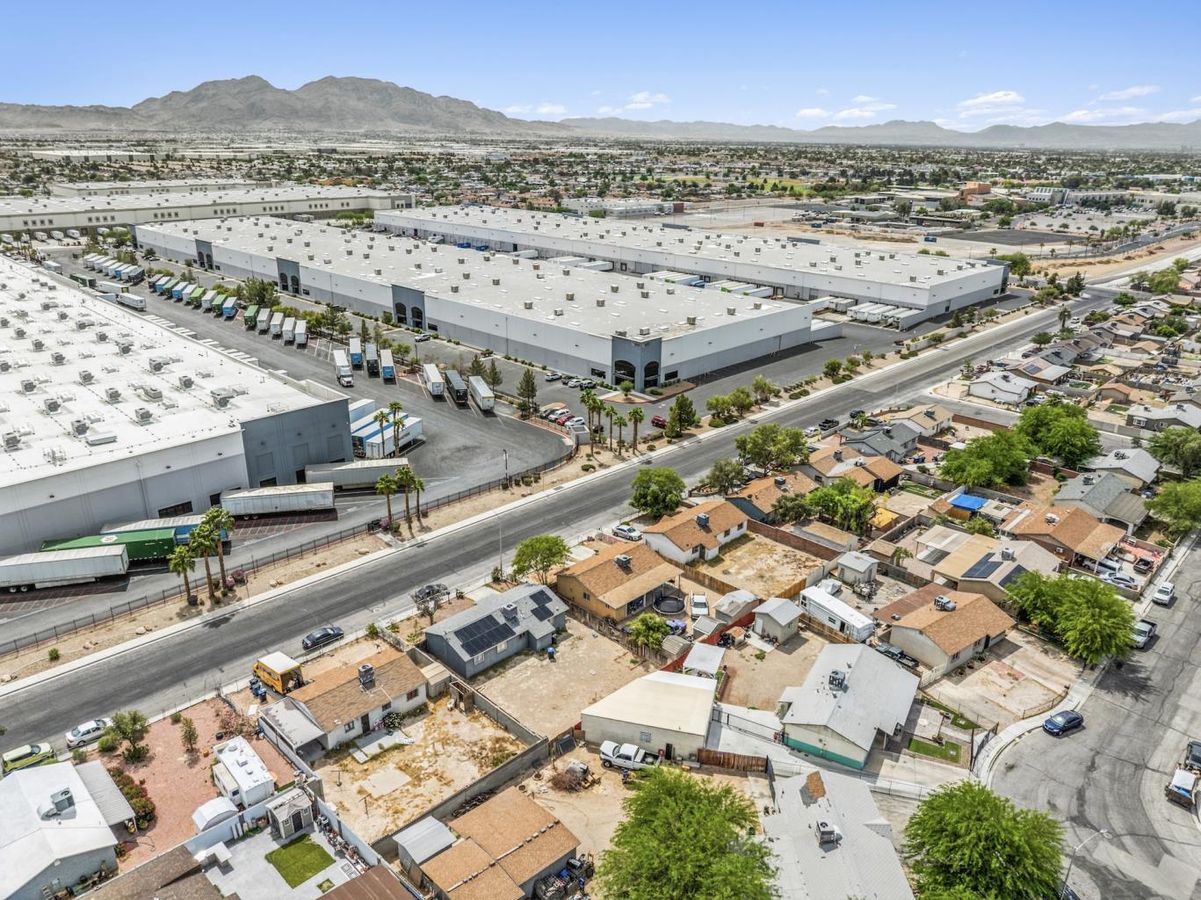 Las Vegas Logistics Center Building 1 photo 3