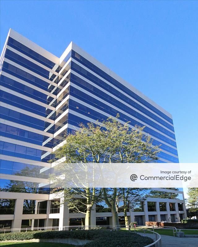 600 Corporate Pointe photo 4