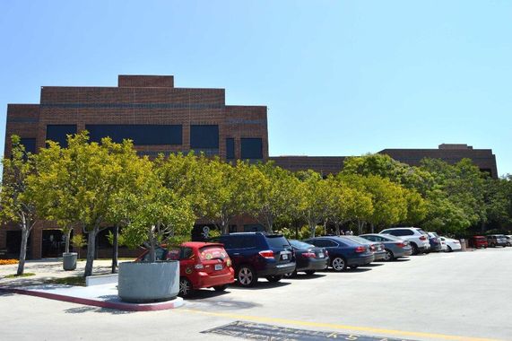 100 Corporate Pointe