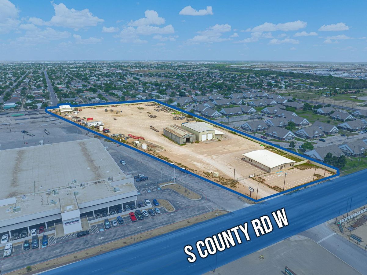 4 Industrial Buildings on ±7.66 Acres photo 1