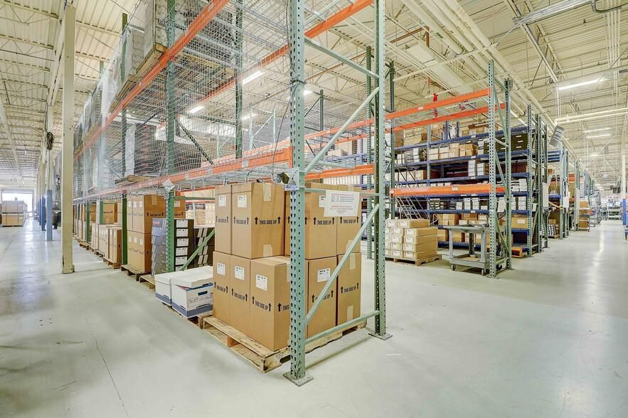 130 Hangar Way photo 4