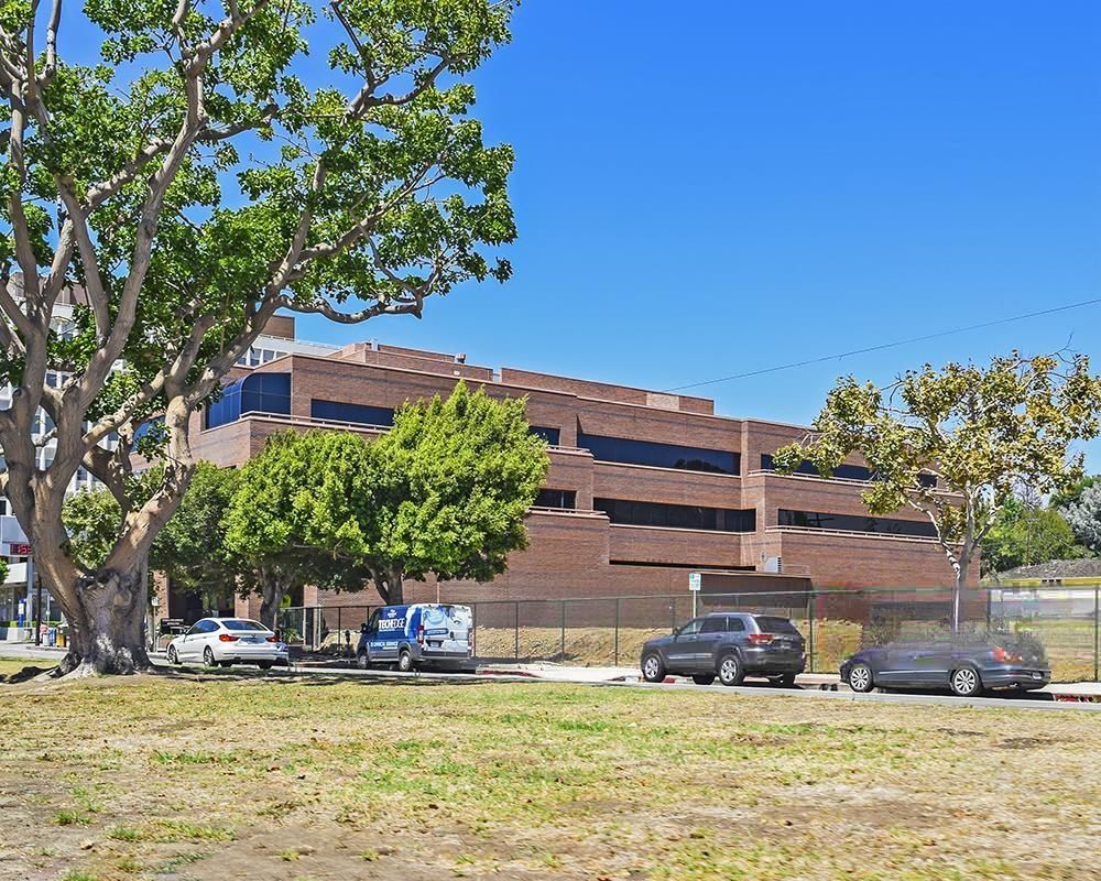 Brentwood Saltair photo 3