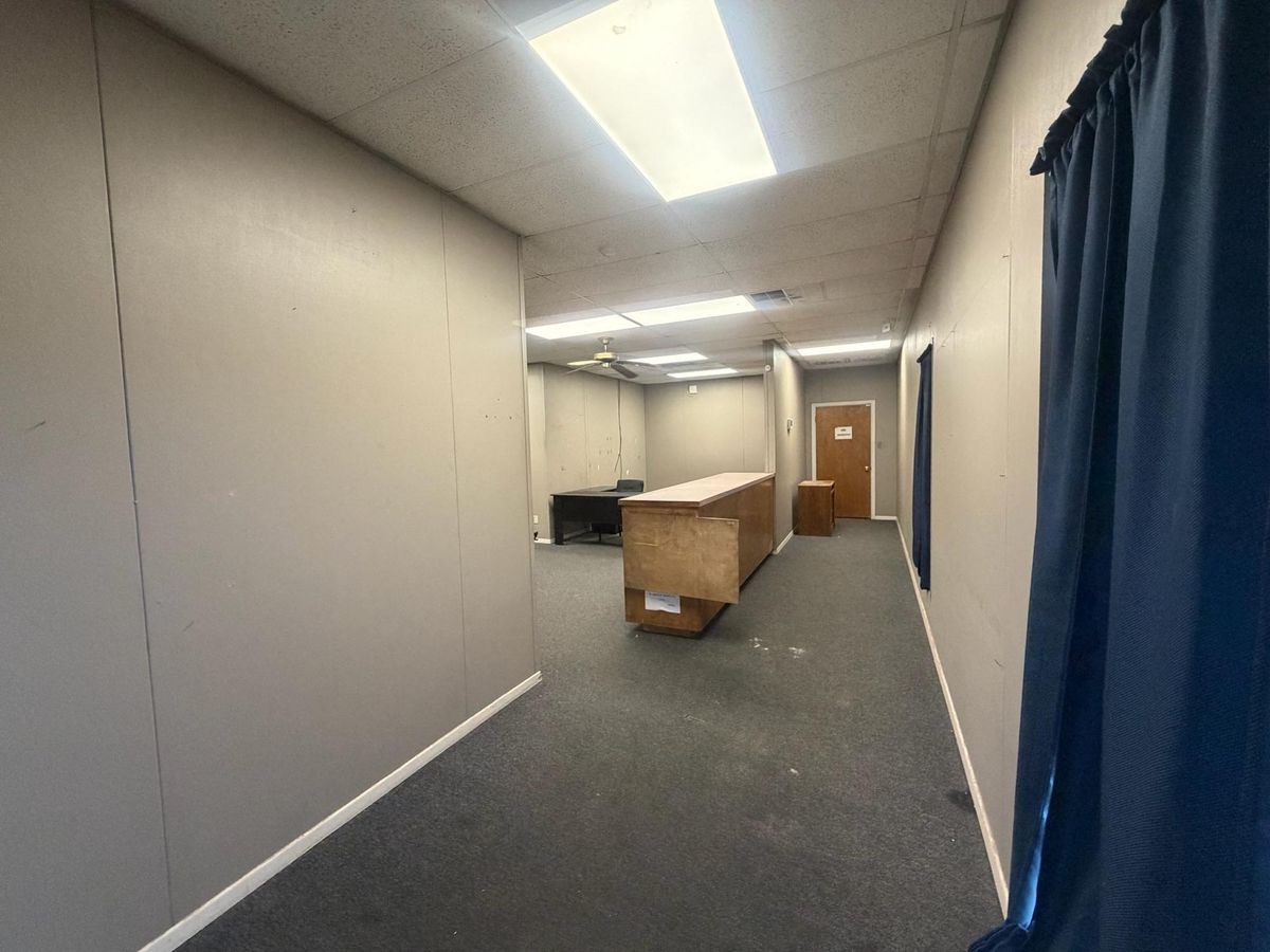 115-119 Plaza W photo 3