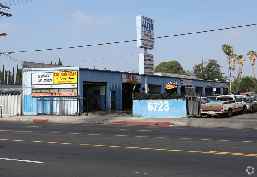 6723 Reseda Blvd photo 2