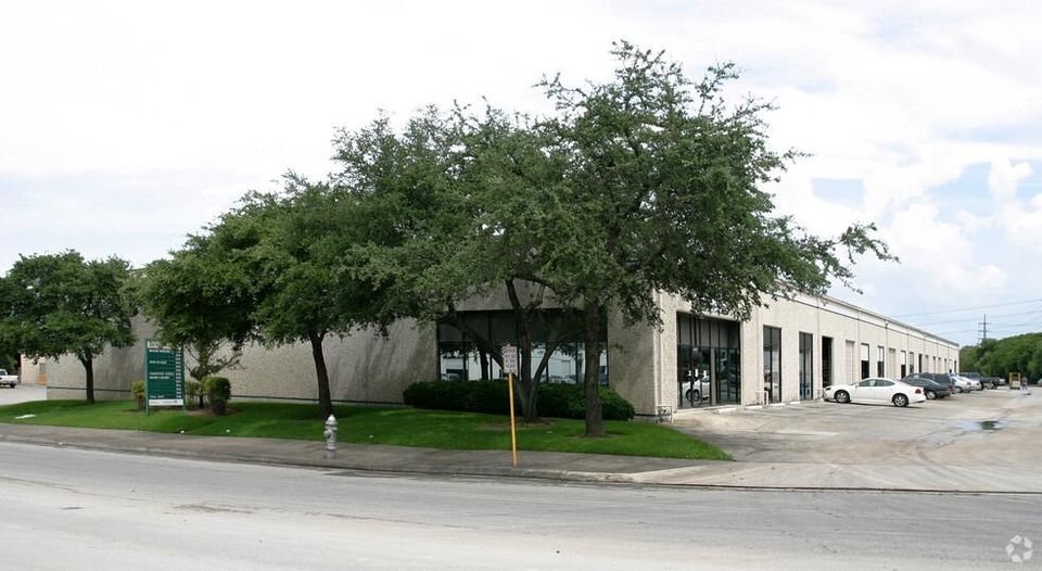 Sentinel Business Center 10601-10732 Sentinel St