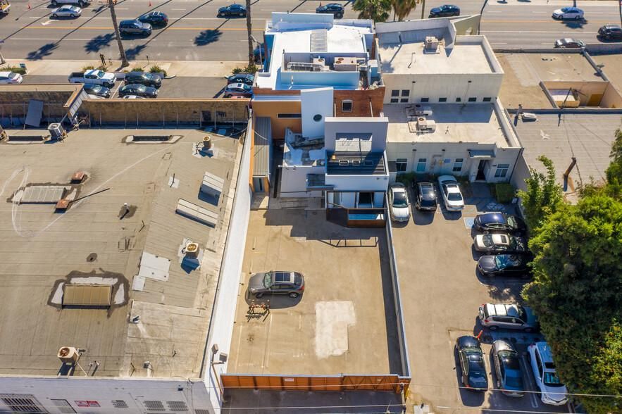 Gitlen Law Bldg. 2917 Santa Monica Blvd photo 4