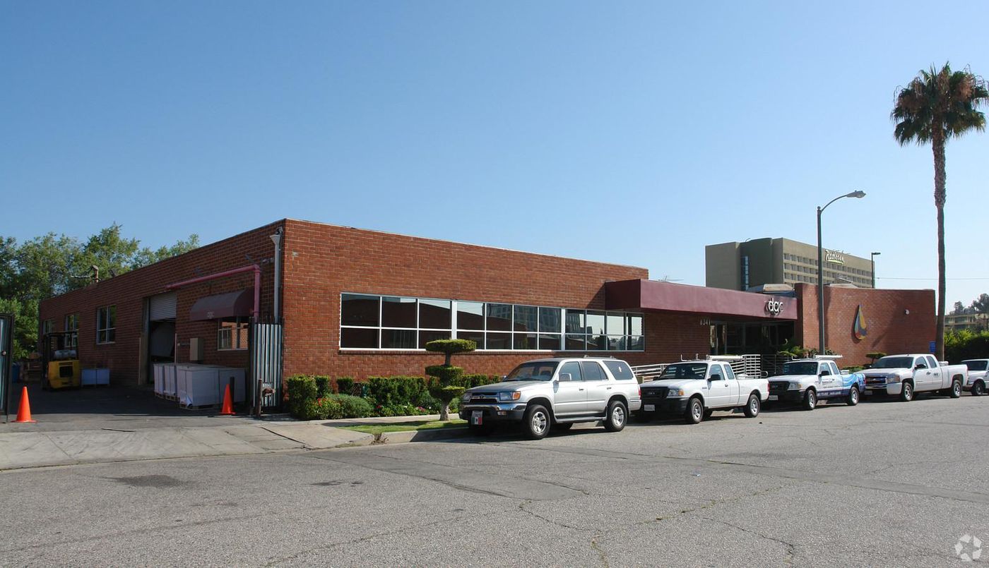 Ideal Creative/Flex/Warehouse Facility photo 1