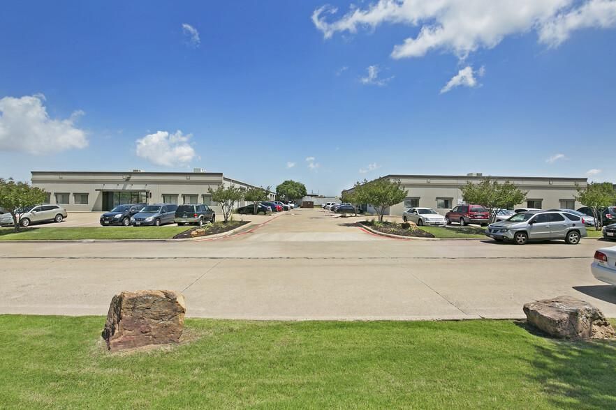 2805 Market Loop photo 1
