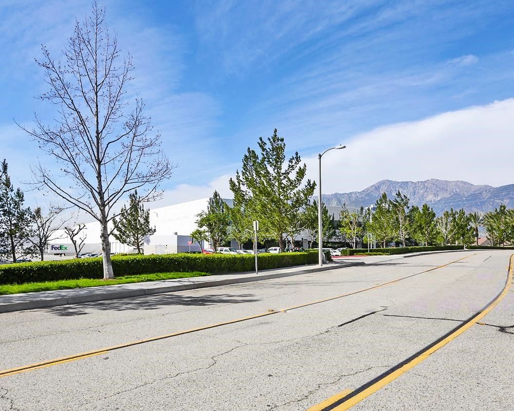 Fontana Commerce Center - Building 5 photo 2