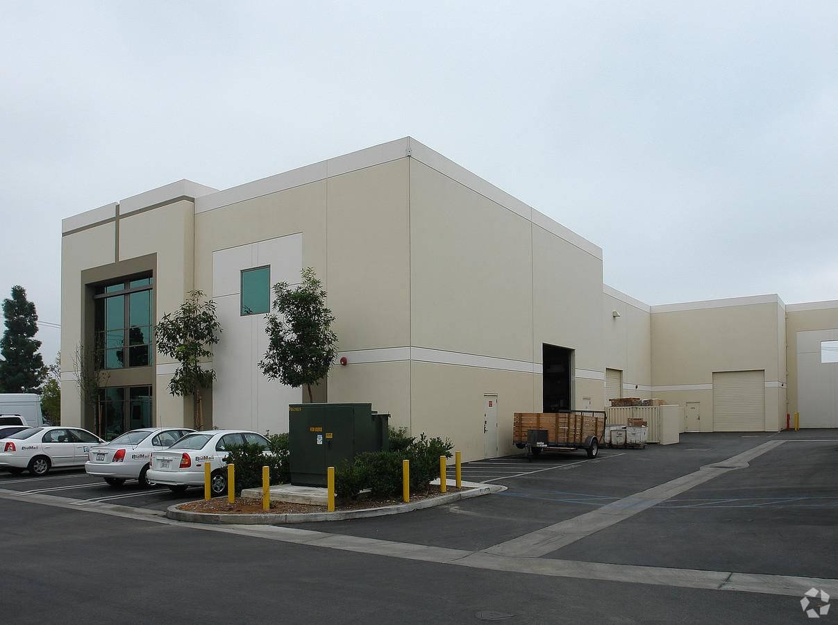 Bldg 12 photo 4