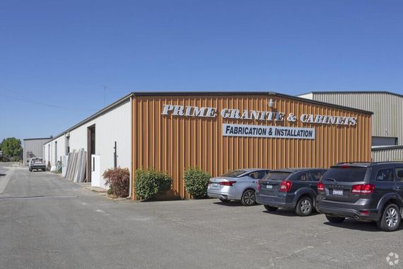 250 Commerce Ave
