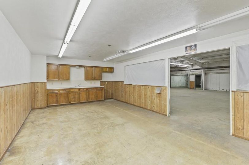 1001 S Kaufman St