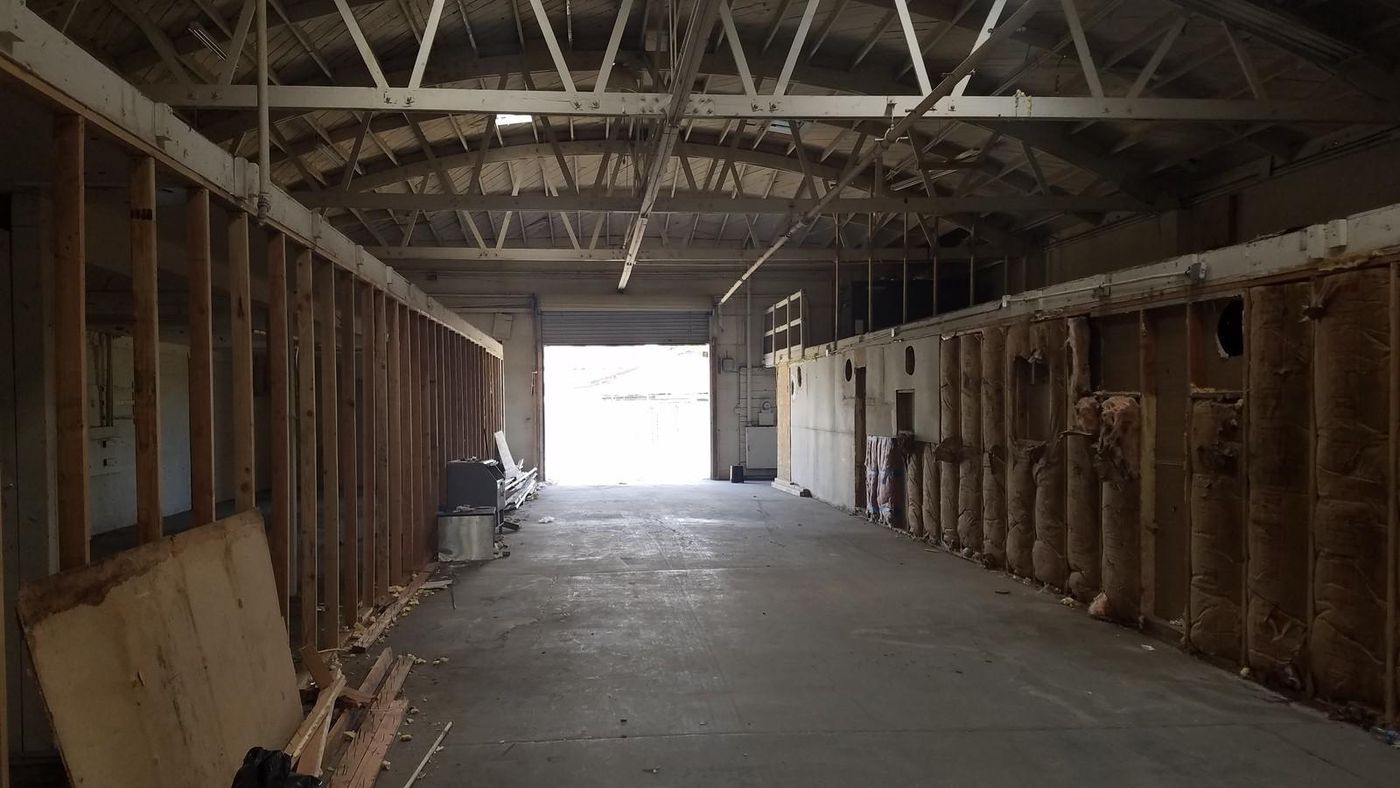 Warehouse and Small Yard For Sale photo 2