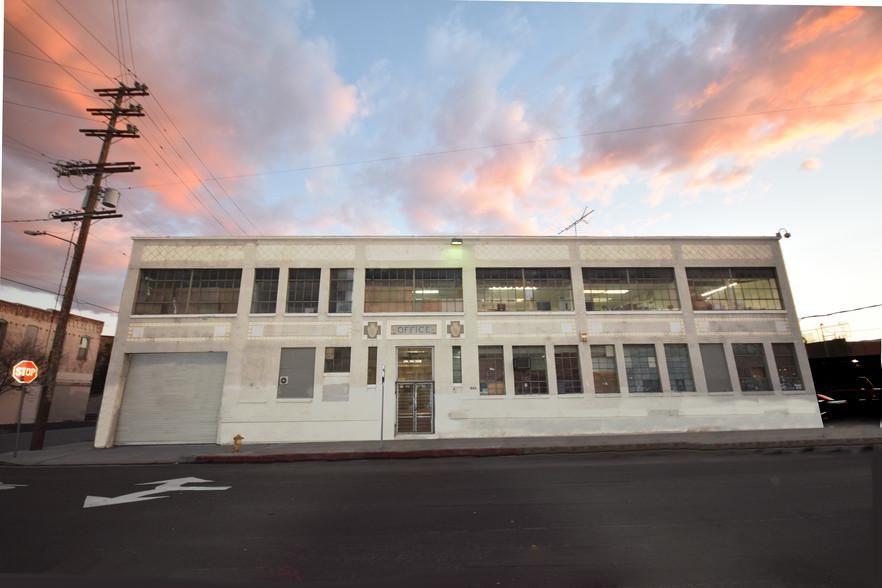 1736-1738 Industrial St photo 1