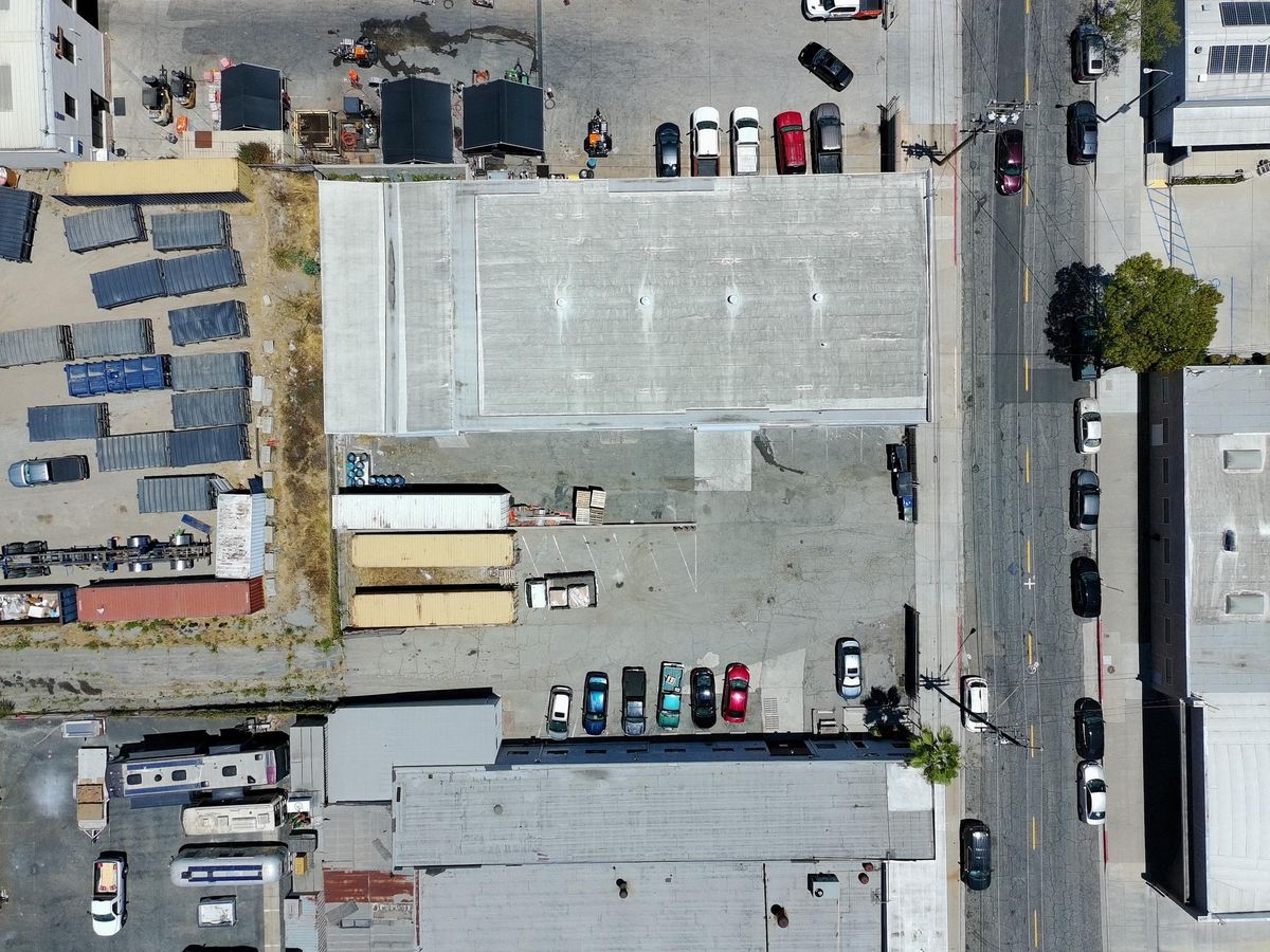 1309 E Hill St photo 3