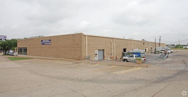 Parkway Plaza - Building B 803-805 Avenue H E
