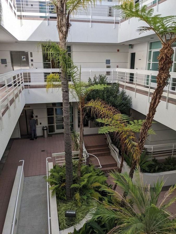 3201 Wilshire Blvd. photo 2