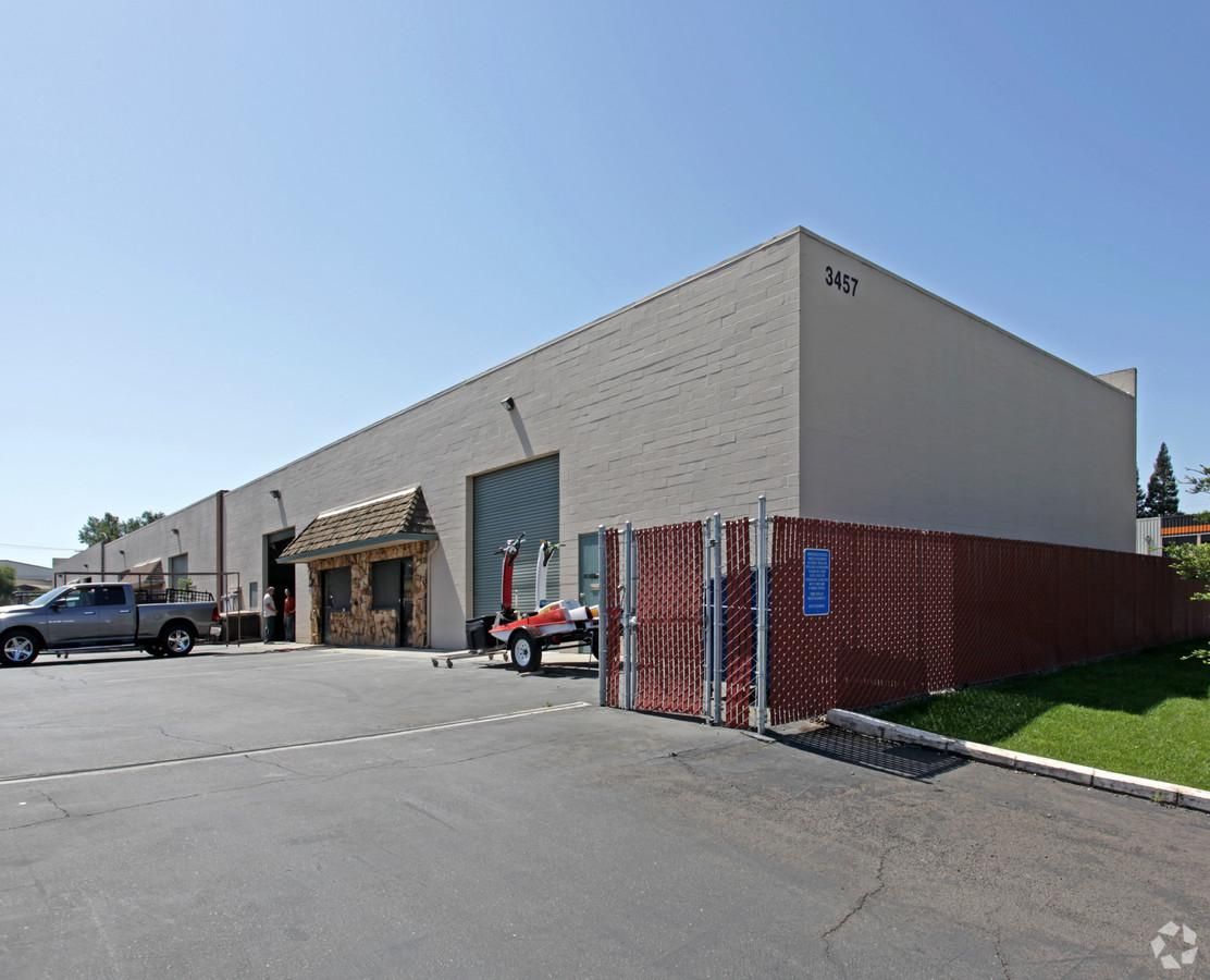 Industrial Property For Lease photo 2